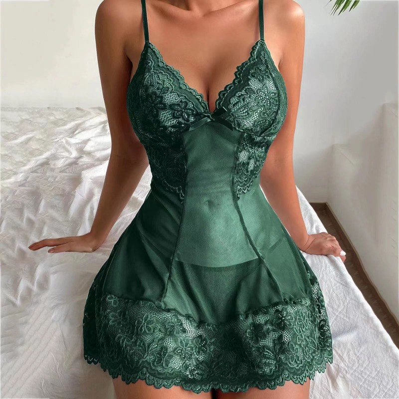مجموعة ملابس نوم حسية من الدان - مراجعة Lace Bralette Set وسعره