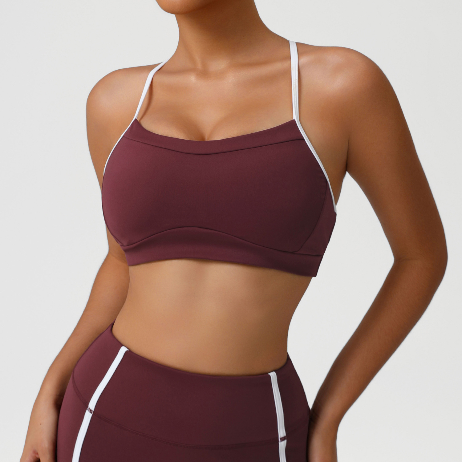 ملابس داخلية رياضية ناعمة ومرن - مراجعة Sports Bra Racerback وسعره