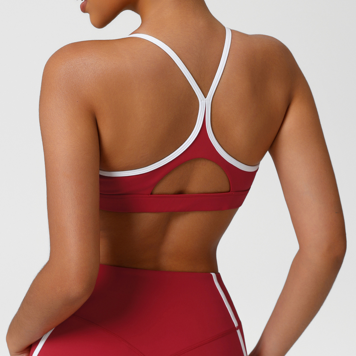 ملابس داخلية رياضية ناعمة ومرن - مراجعة Sports Bra Racerback وسعره
