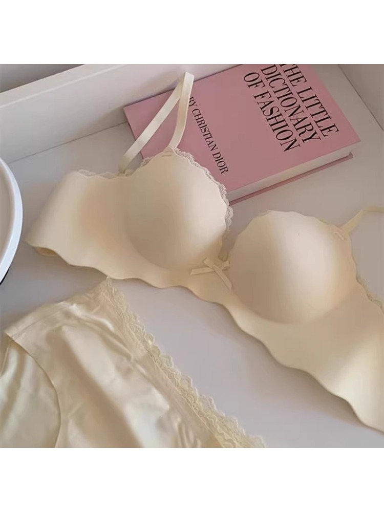 YUQI مجموعة حمالة صدر صغيرة بد - مراجعة T Shirt Bra Seamless وسعره